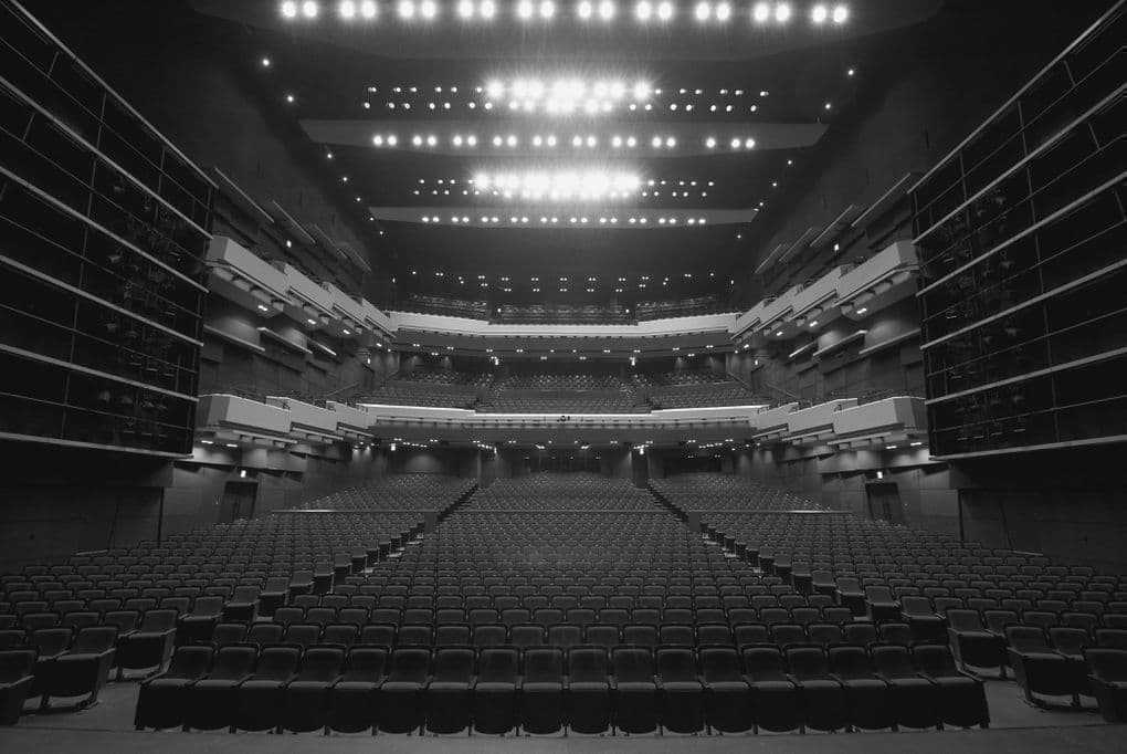 tokyu_theatre_orb_auditorium.jpg